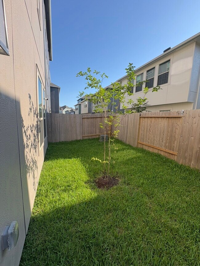Building Photo - 11904 Lawton Creek Ln