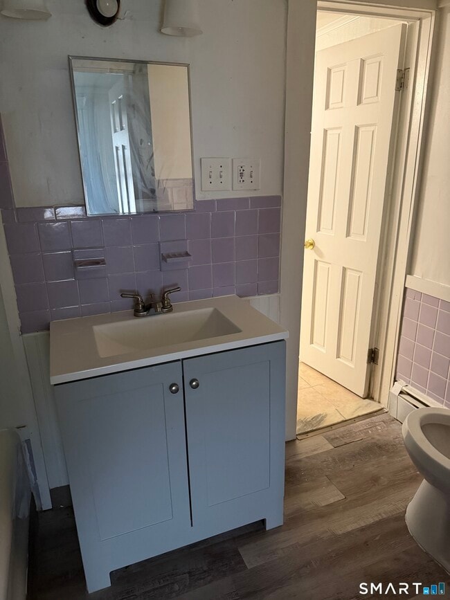 Building Photo - 33 Pilgrim Ave