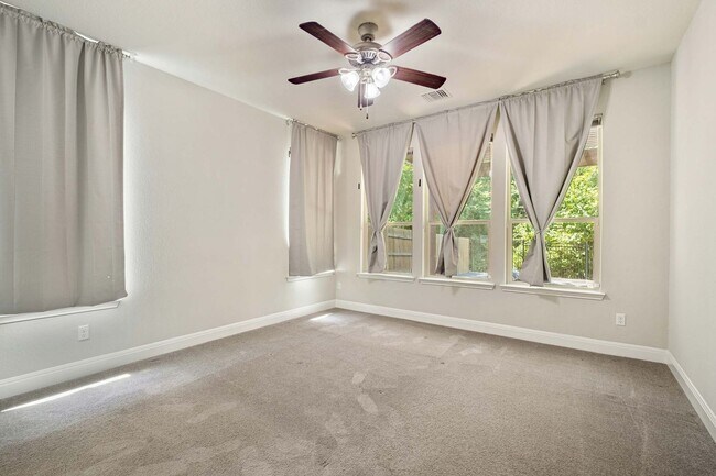 Building Photo - Fantastic 3 Bedroom, 2.5 Bath, 2-Story Hom...