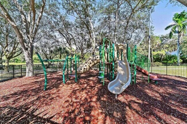 Building Photo - 10440 Cypress Lakes Preserve Dr