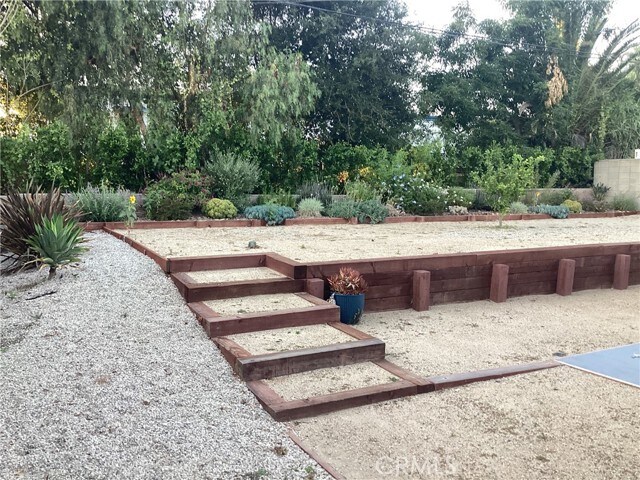 Building Photo - 233 Almon Dr