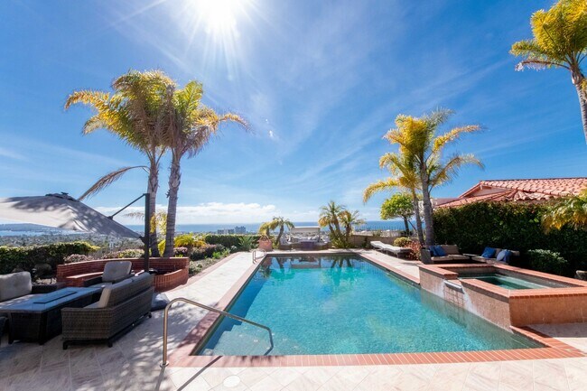 Building Photo - Amazing La Jolla North PB home with panora...