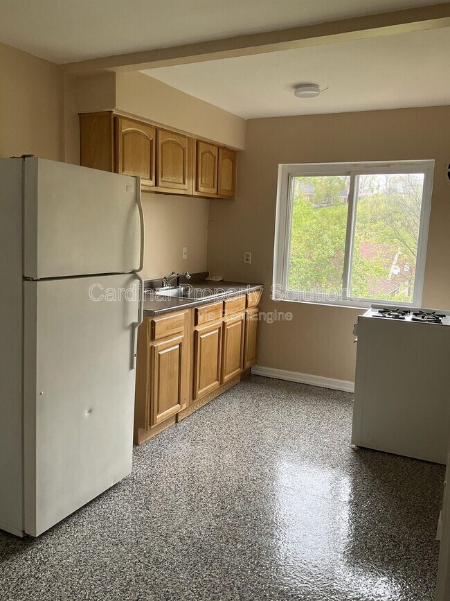 Primary Photo - 126 Glenridge Pl