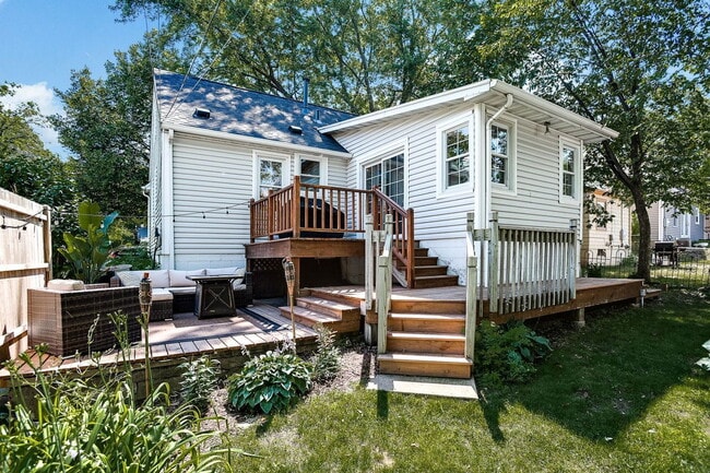 Building Photo - 3020 Maryland Ave S