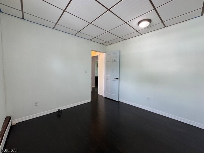 Building Photo - 636 Linden Ave