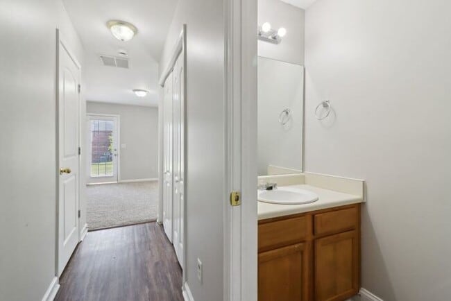 Building Photo - Fantastic 3bd/2.5ba home! Let yourself in!
