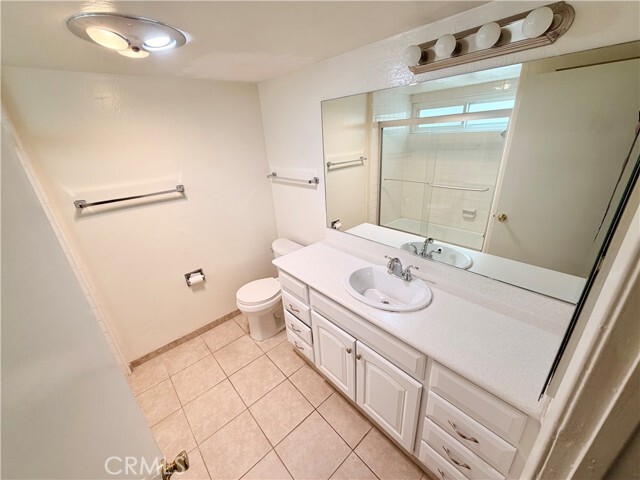 Building Photo - 402 Avenida Granada