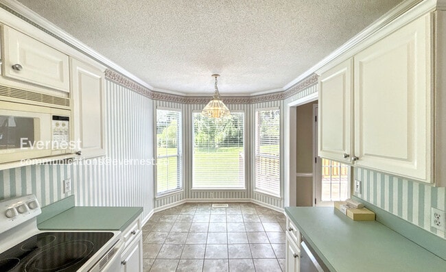Building Photo - Spacious 3 Bedroom Home in Ooltewah / Deck...
