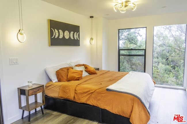 Building Photo - 1933 Lemoyne St