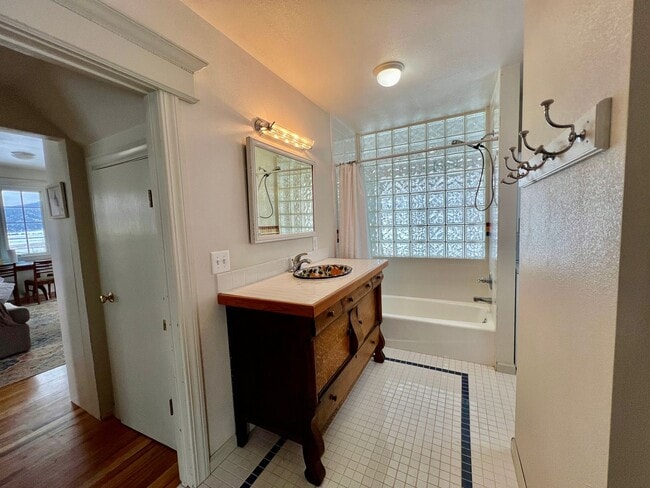 Building Photo - Rural Home for Rent in the Country