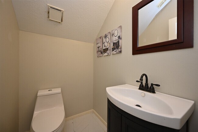 Building Photo - 6419 Sutter Park Ln