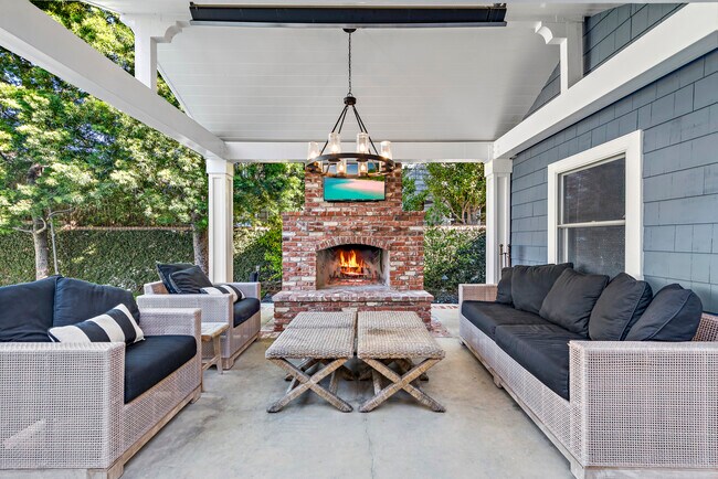 Building Photo - 20 Cape Danbury