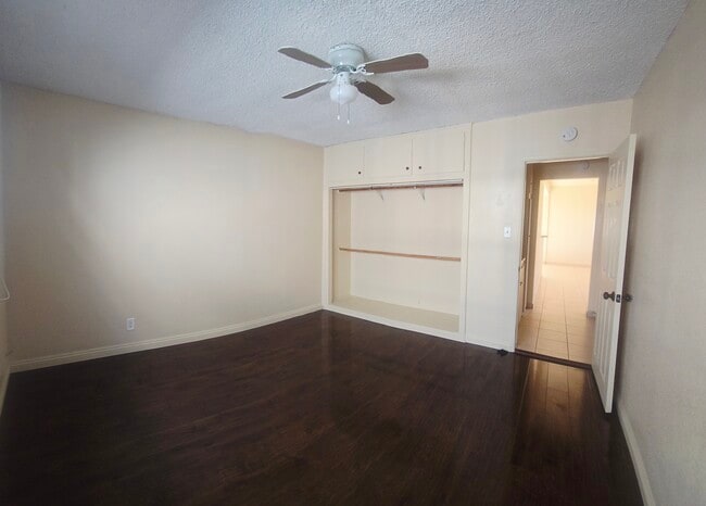 Building Photo - 4868 Oregon Ave