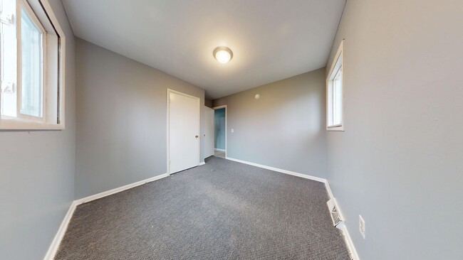 Building Photo - Galion Schools, Ranch with Garage!