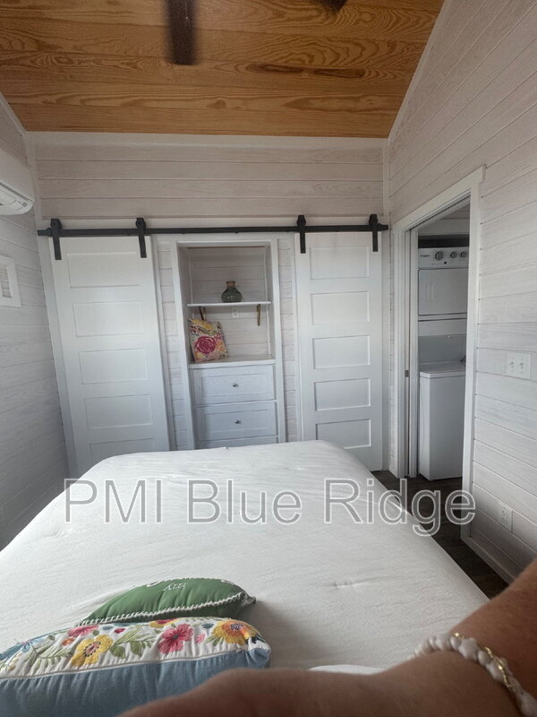 Building Photo - 57 Breezy Mdw Ln