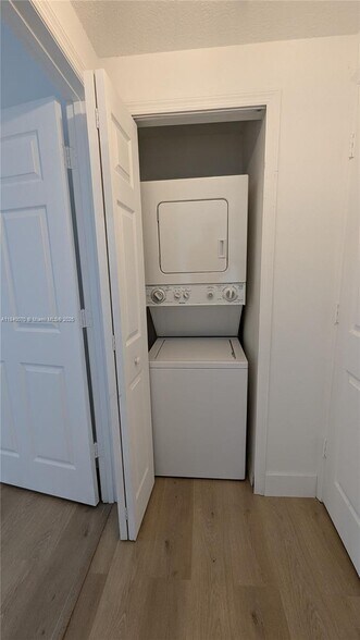 Building Photo - 3500 Coral Way