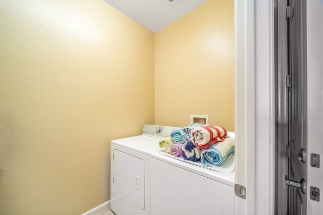 Building Photo - 40834 Adriatico Ct