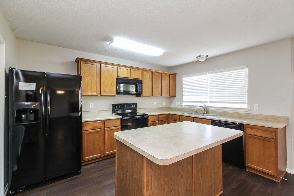 Building Photo - 2309 Raven Ct