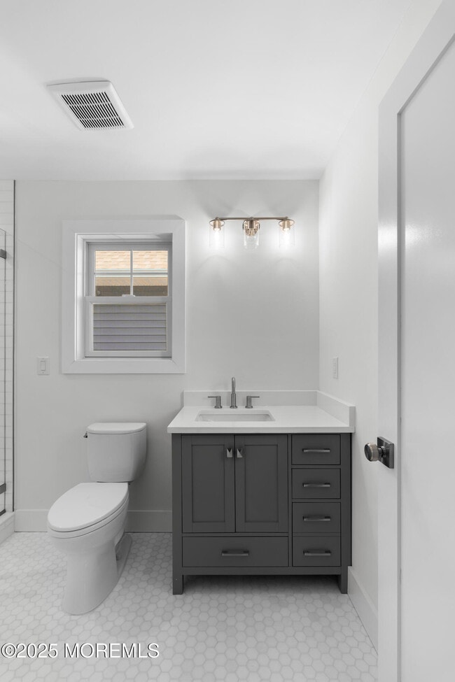 Building Photo - 53 Miller St