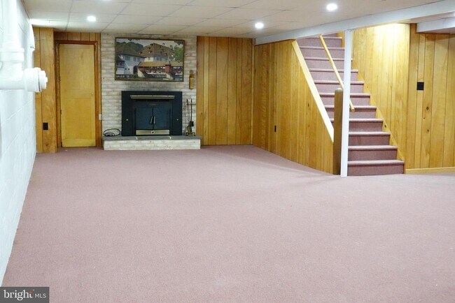 Building Photo - 25 Homestead Dr