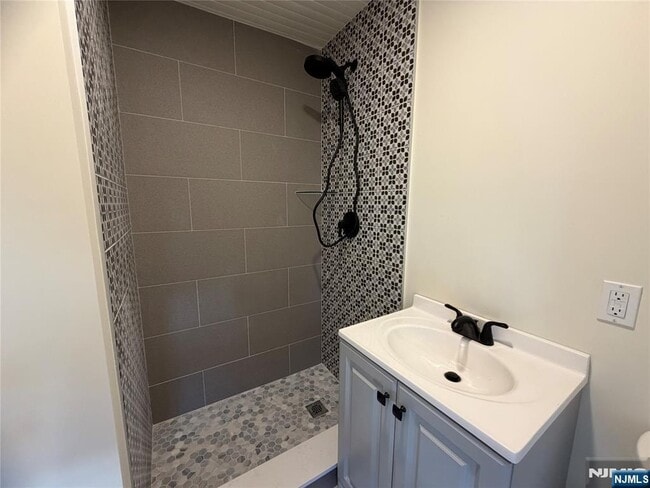 Building Photo - 183 Franklin St