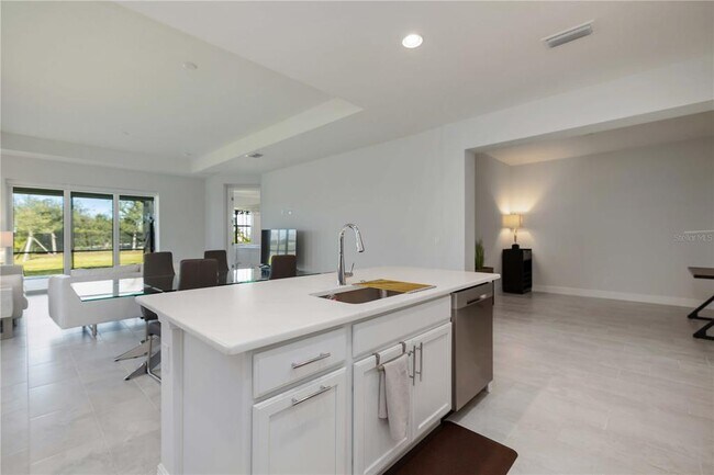 Building Photo - 223 O'keeffe Cir