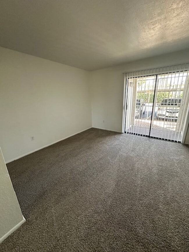 Building Photo - 2 Bd 2 Ba private condo -w/d- Old Town Sco...