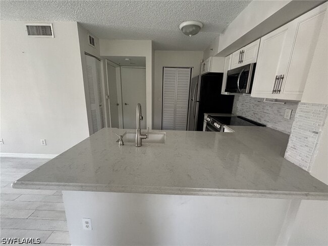 Building Photo - 1260 Wildwood Lakes Blvd