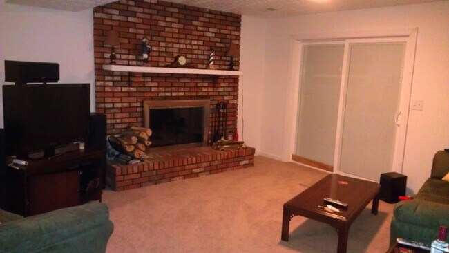 Building Photo - 414 Fairmount Dr