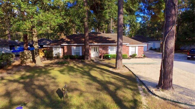 Building Photo - 25602 Oakhurst Dr