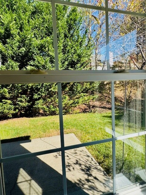 Building Photo - 50 Grove End Rd