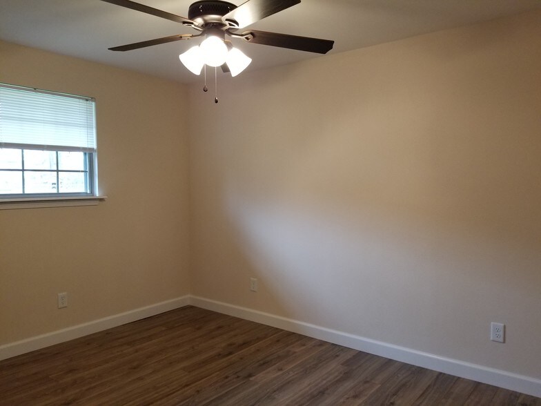 Building Photo - 203 E High St