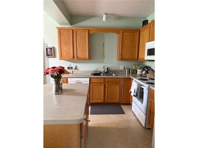 Building Photo - 12117 Yancy St NE