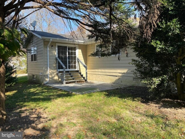 Building Photo - 6505 Valley Rd
