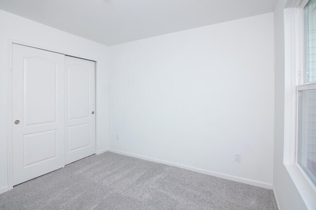 Building Photo - 5559 E Spaniel Dr
