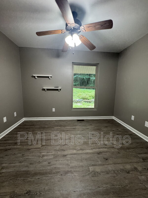Building Photo - 46 Madison Heights Dr