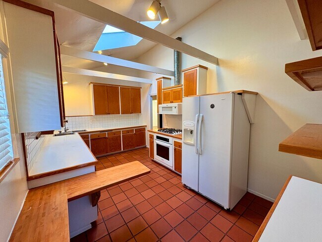 Building Photo - Secluded 3 Bedroom House in Encinitas