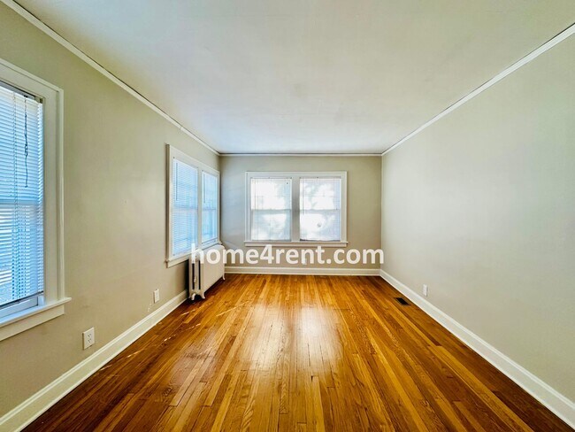 Building Photo - First Level Condo, Just Off the Plaza with...