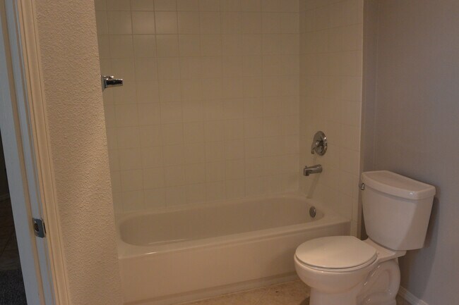 Building Photo - 1830 SE Cutter Ln