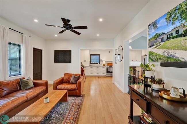 Building Photo - 807 SW 18th St