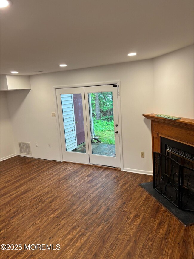 Building Photo - 39 Pin Oak Ln
