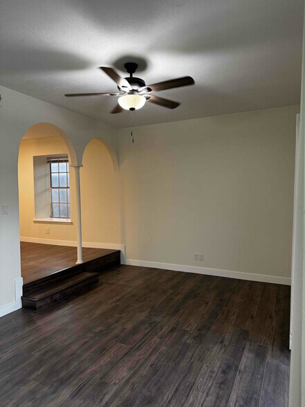 Building Photo - 170 De Chantle Rd