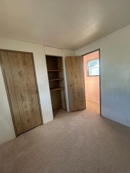 Building Photo - 3601 E Wyoming Ave