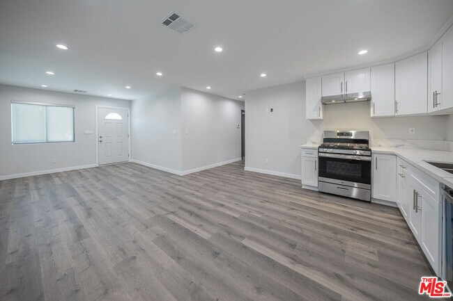 Building Photo - 5837 Cartwright Ave