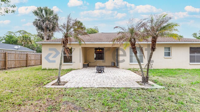 Building Photo - 1404 Edgewater Rd