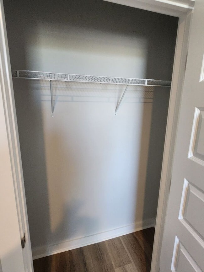 Building Photo - Stunning unit in 55+ community