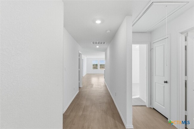 Building Photo - 310 Trinity River Holw