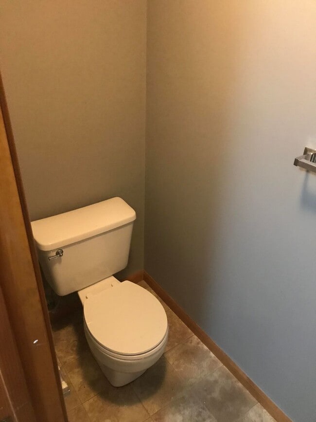 Building Photo - 900 Christie Ct