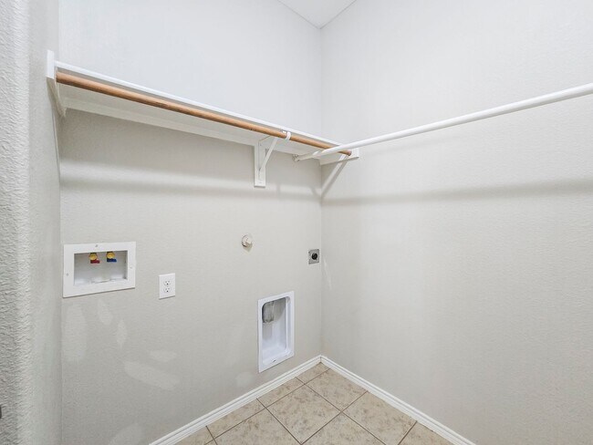 Building Photo - Charming 5BR/3.5BA Home with Two Primary Suites & Game Room in Northwest ISD