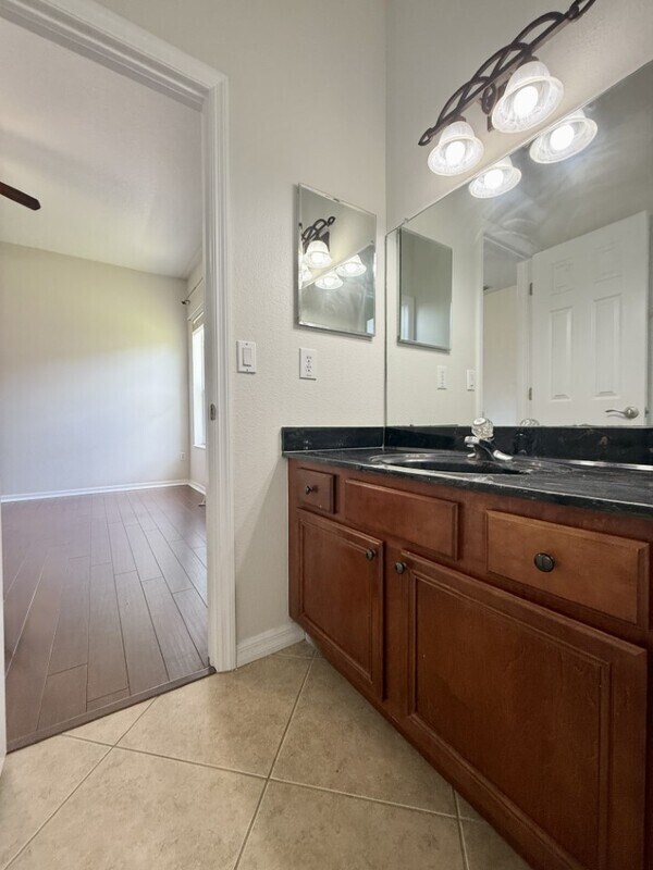 Building Photo - 15224 Kestrelrise Dr